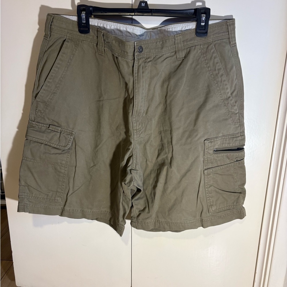 Men's Columbia Khaki Cargo Shorts Size 38 Outdoors Utility Hiking